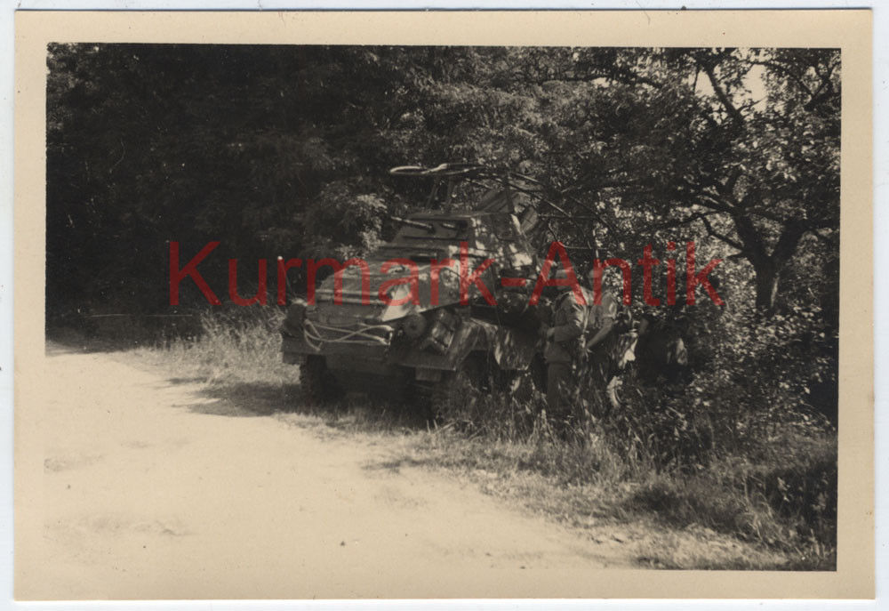 Foto Wehrmacht Panzer Spähwagen 261 262 8 Rad Funker camo TARN