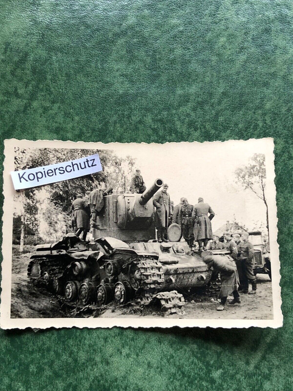 Altes Foto-Panzer-Tank-Beute-Soldaten-Bevölkerung-Russland4