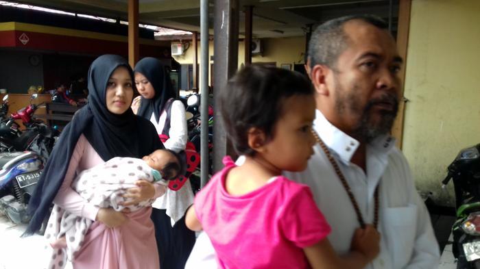 Syekh Puji, Lutfiana Ulfa dan dua anaknya.