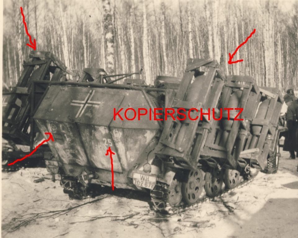 Foto Wehrmacht - Schützenpanzer SdKfz. 251 Raket