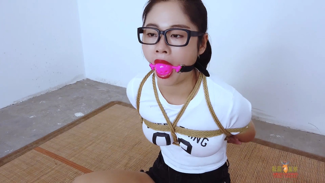 晓鹿绳艺 露露被海老缚.mp4_20201206_185212.430