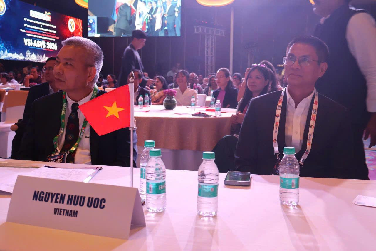PGS.TS.BS Nguyễn Hữu Ước và các chuyên gia VNVDA chủ tọa, báo cáo khoa học tại ASVS 2026