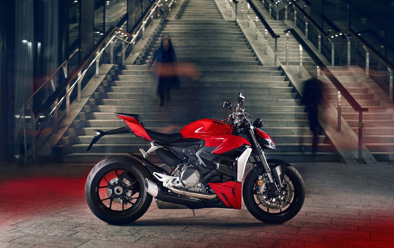 Новый мотоцикл Ducati Streetfighter V2 2022