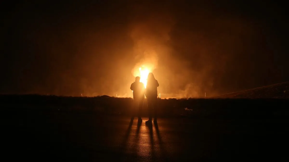 Captan impactante explosión en gasoducto iraní; se presume acción terrorista