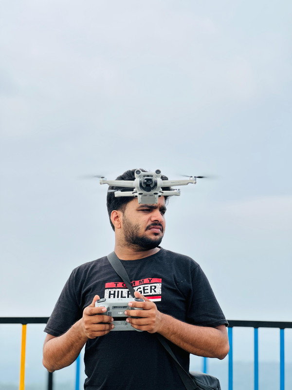 Muhammad Ansar receiving the Best SkyPilot Drone Pilot award in 2024.