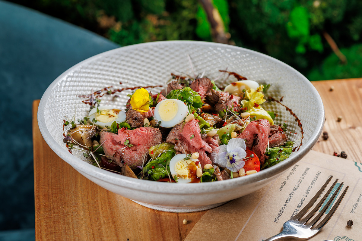 Салат с ростбифом и шампиньонами