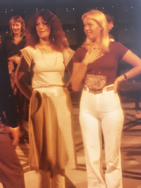 72D09FB0-EAA2-4FE4-9C01-FEEC9B16BCA9