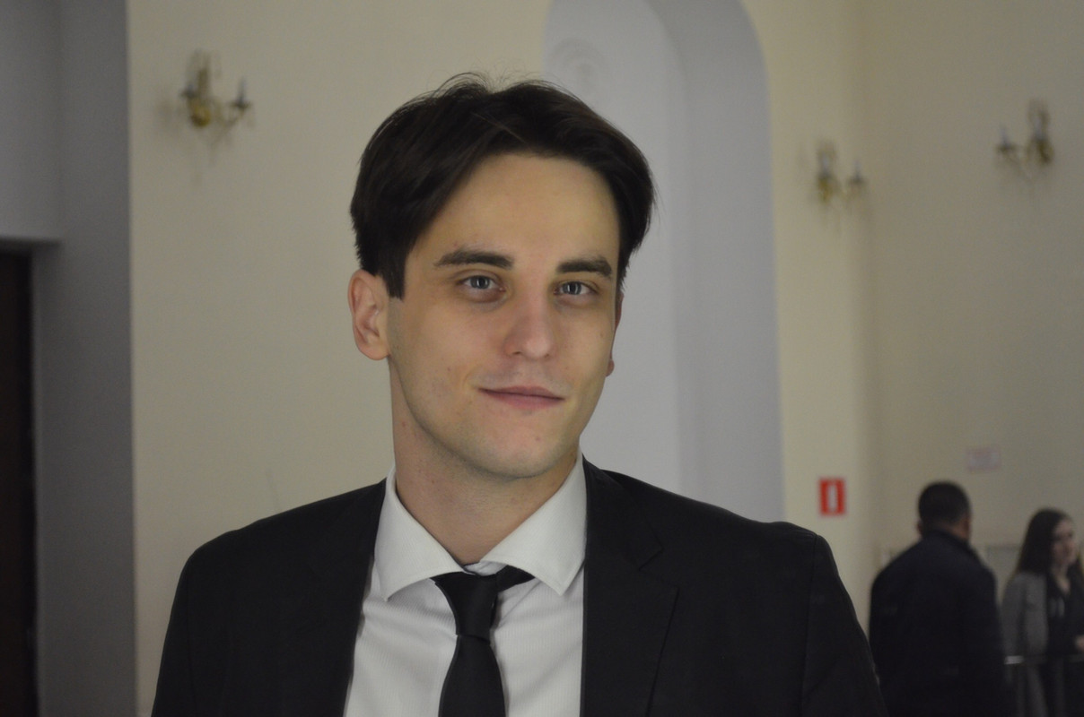 31454FE2-DC21-45D6-AFA1-187D0042D6A0