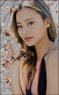 Jamie Chung 5-UCv-BITE-o