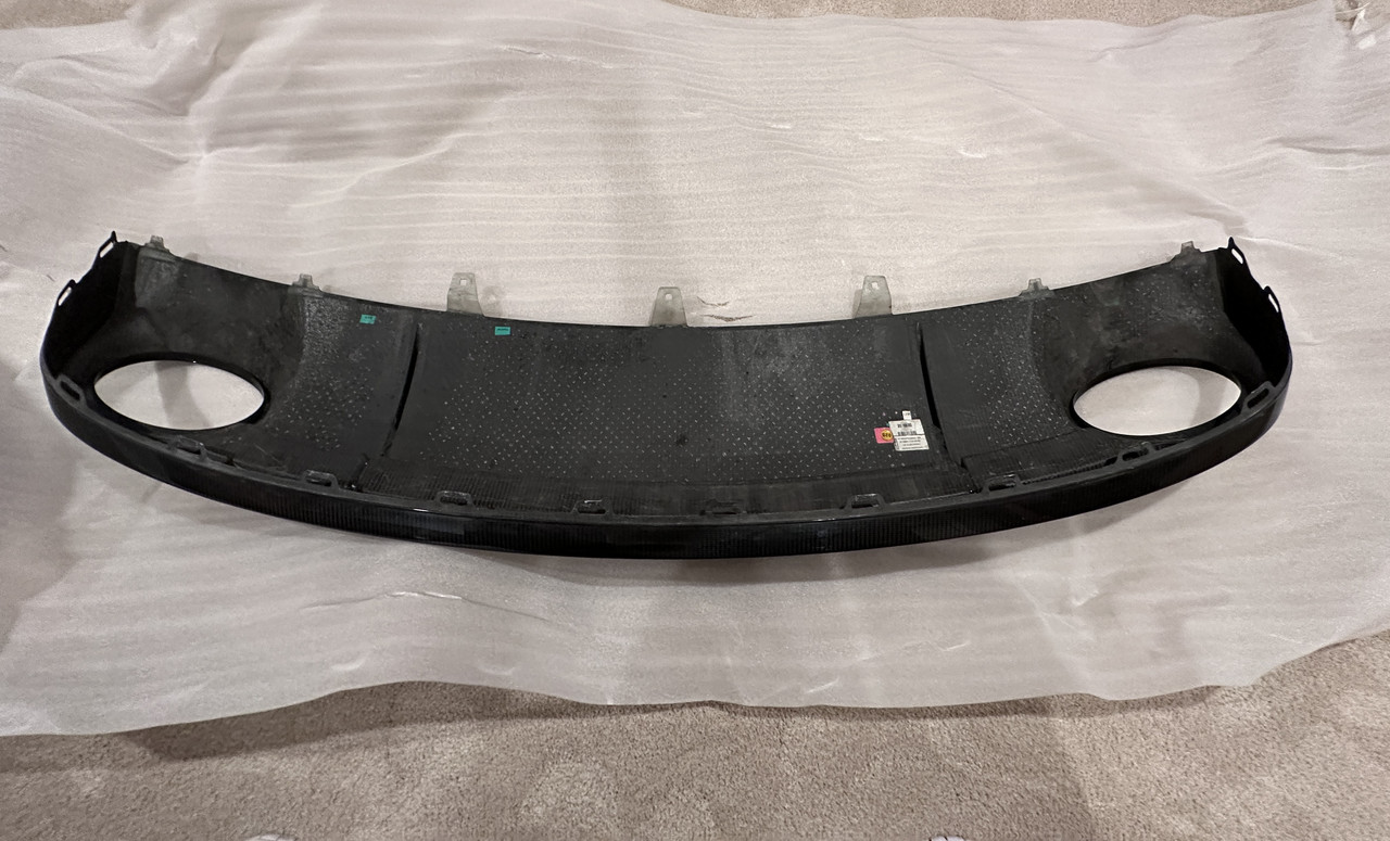 RS7_CF_Diffuser_01