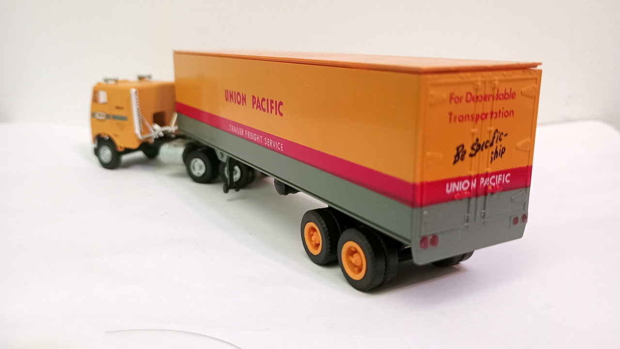 Mach (3914)