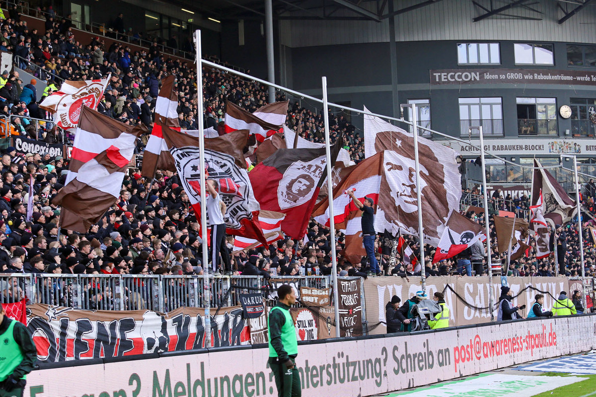 fc-st-pauli-1-fc-kaiserslautern-2-bundesliga-2023-2024-19