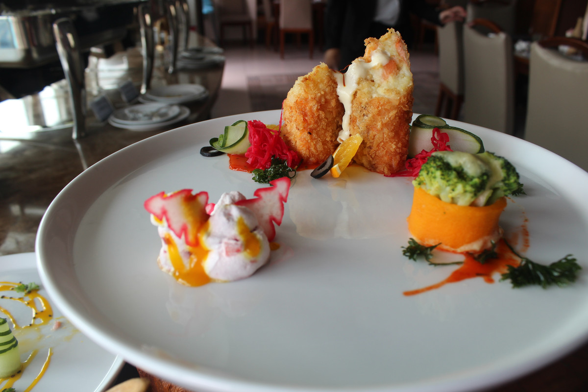 Marbeth Nulisa Saumon - Executive Chef Aston Solo Hotel Hadirkan Menu Spesial Natal