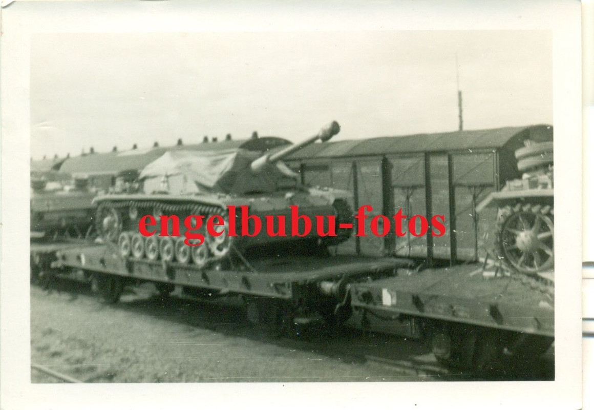 FOTO - STURMGESCHÜTZ - STUG-ABTEILUNG auf Bahn-W
