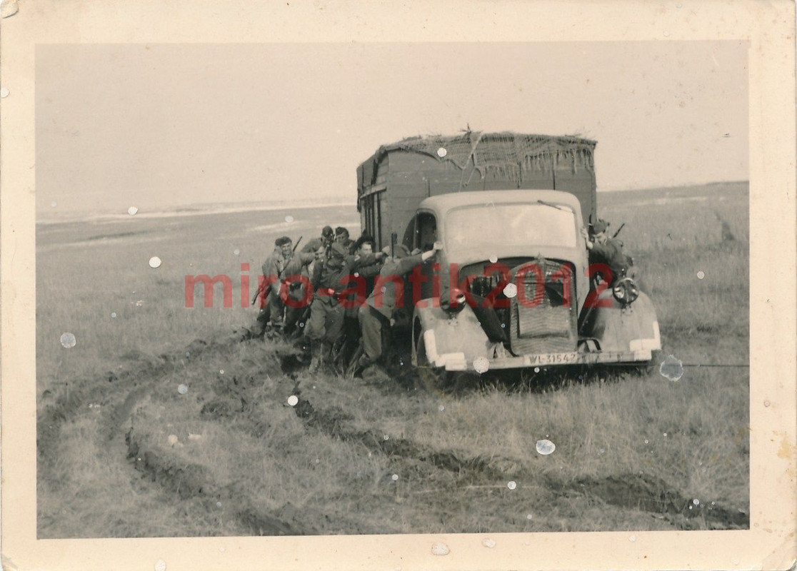 Foto, Wehrmacht, Lkw schieben in der Kalmückenst