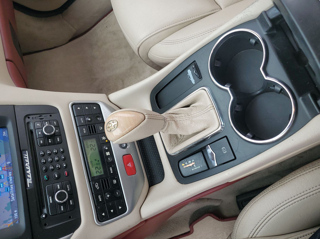 1103345A-2824-4264-8E5B-1D61E7E1EB3F