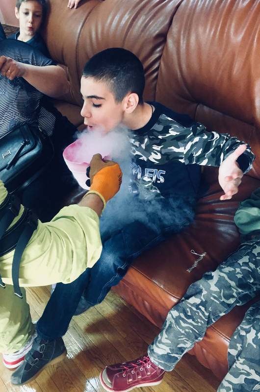 33136A87-20B9-4DF1-9D35-23B103F9C77D