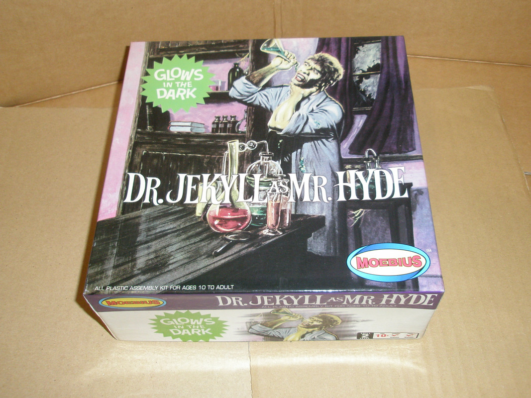 AURORA DR. JEKYLL AS MR. HYDE GLOW MODEL KIT