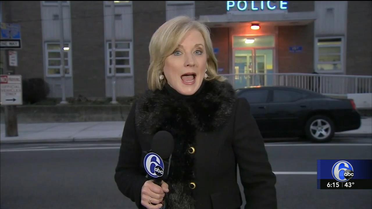 08 January - 23.00.00 - Eyewitness News at 6. Local news, sports