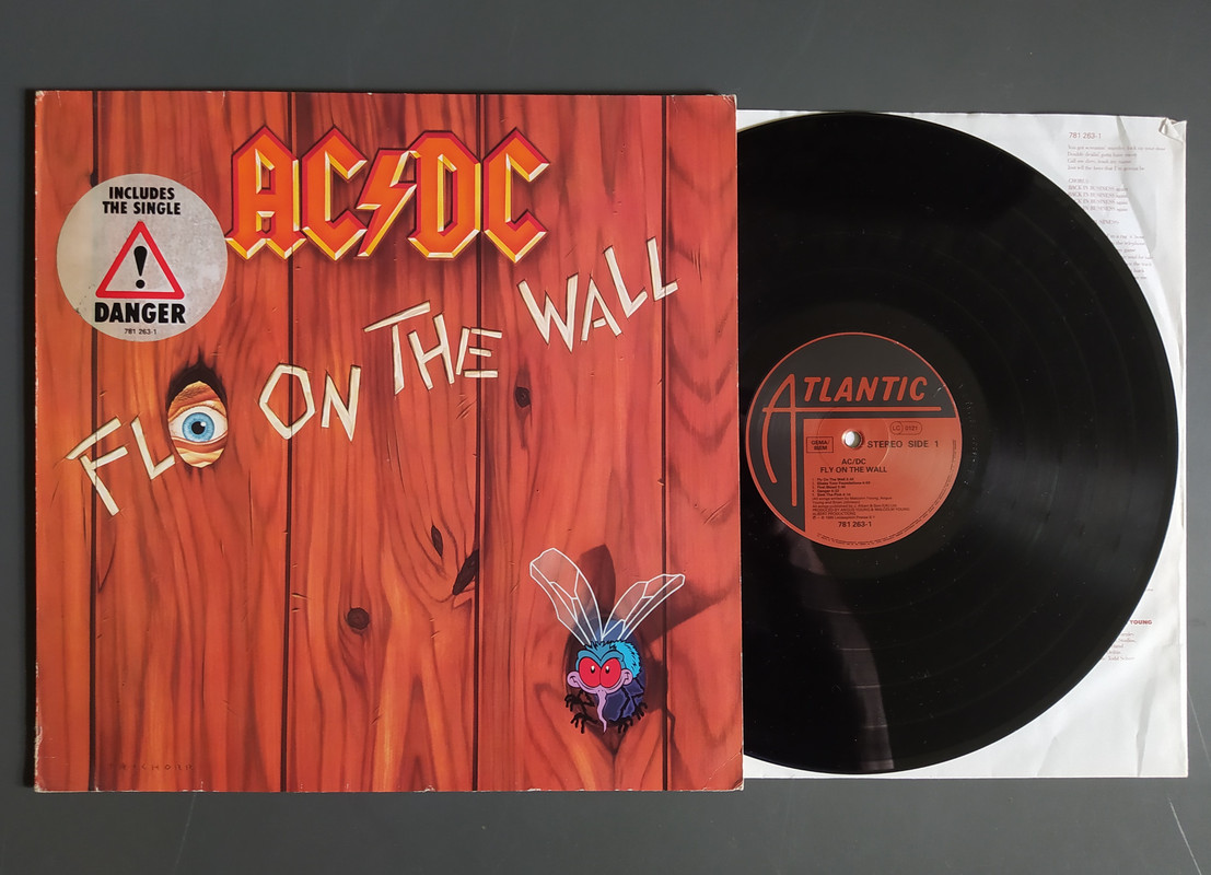 AC-DC-1985-Fly-On-The-Wall.jpg