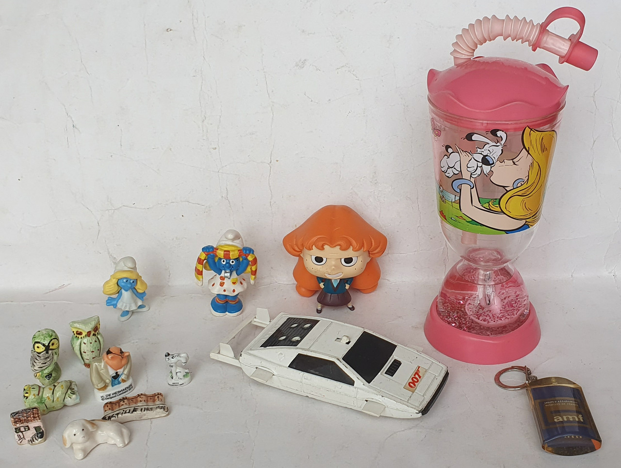BROC 09 08 2026 figurines féves et divers