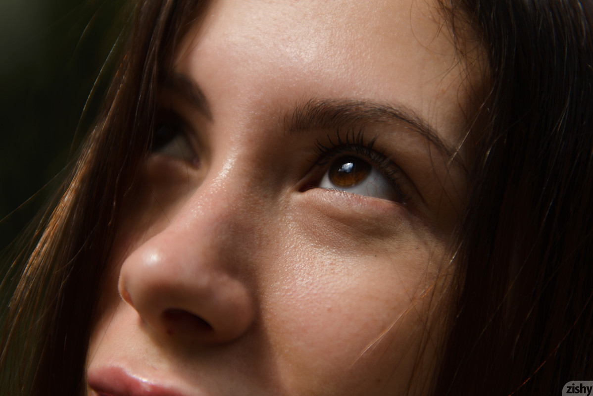 full_004_1102271143252345