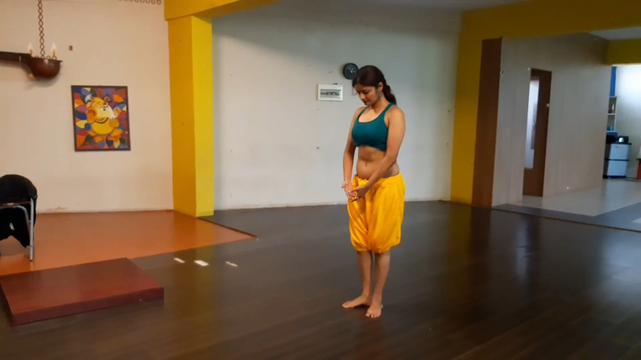 [Image: Desi-girl-sexy-belly-dance-mp4-snapshot-00-00-361.jpg]