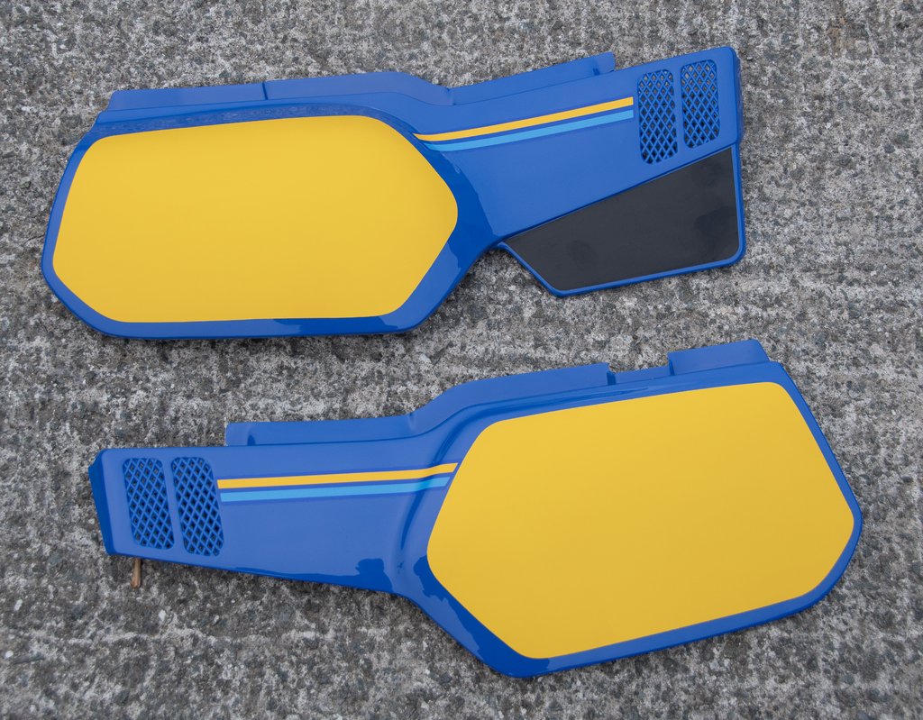 YAMAHA XT600 SIDE PANELS OUTSIDE 1 copy