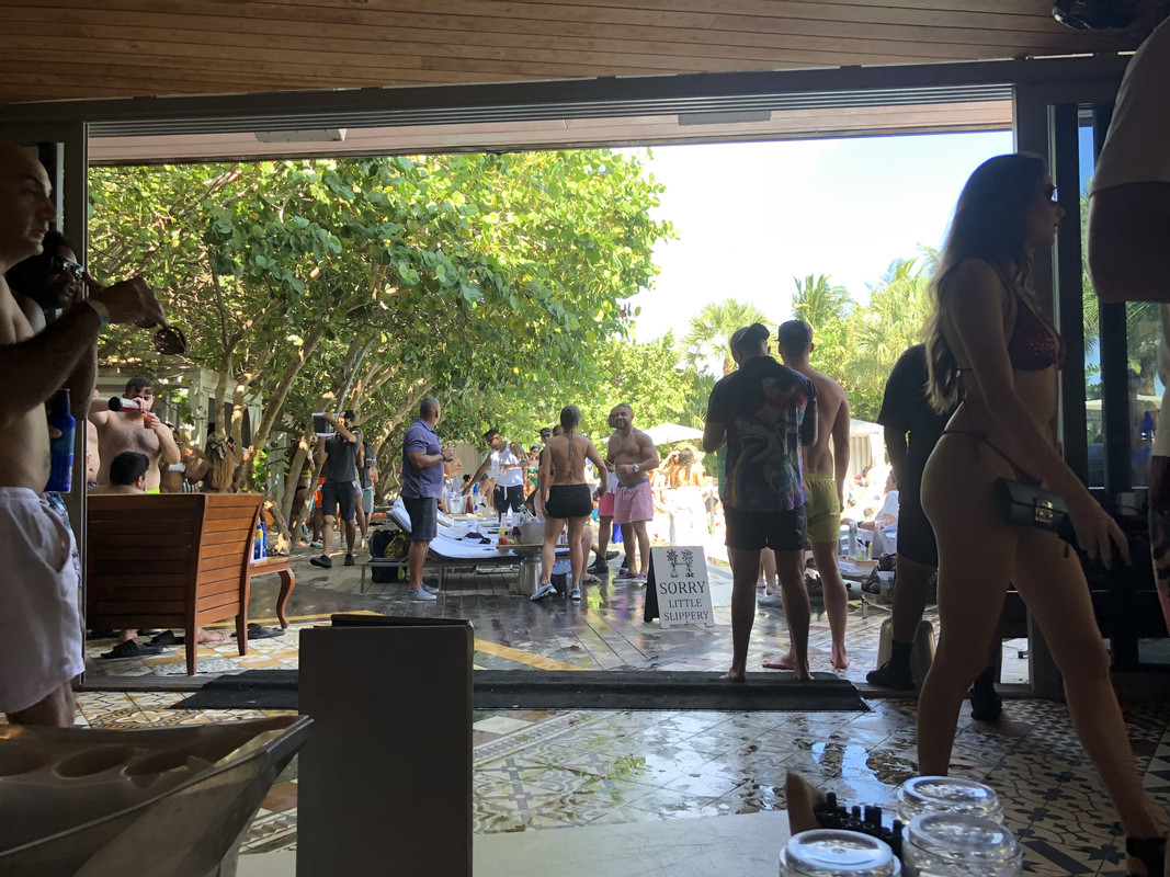 E263D1AC-7B01-45C7-BDCE-FA10ED10FF04