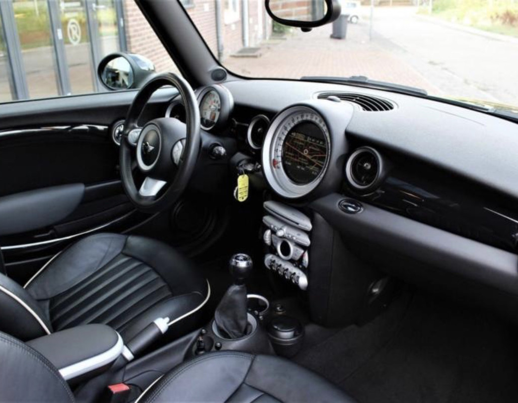 4B16A0D9-4486-450F-9CC1-8C505DF2FB47