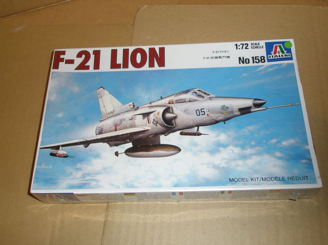 Italeri F-21