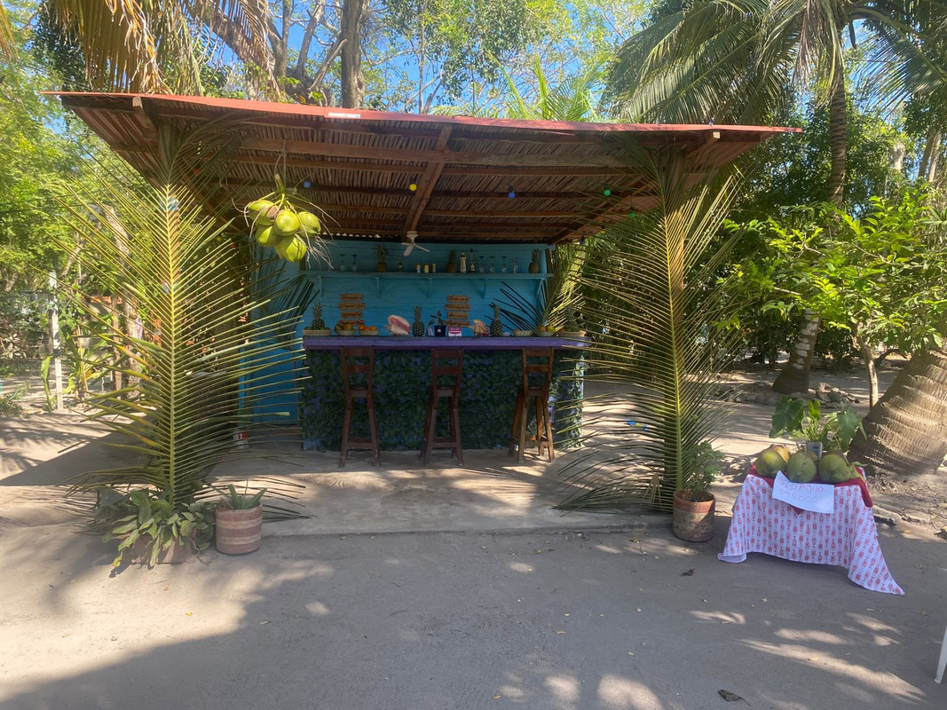 TROPICAL BAR