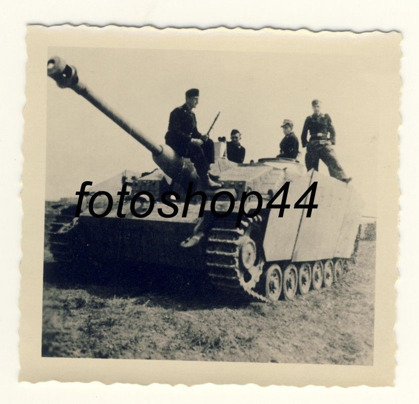 WH Panzer Sturmgeschütz mit Saukopfblende und Se