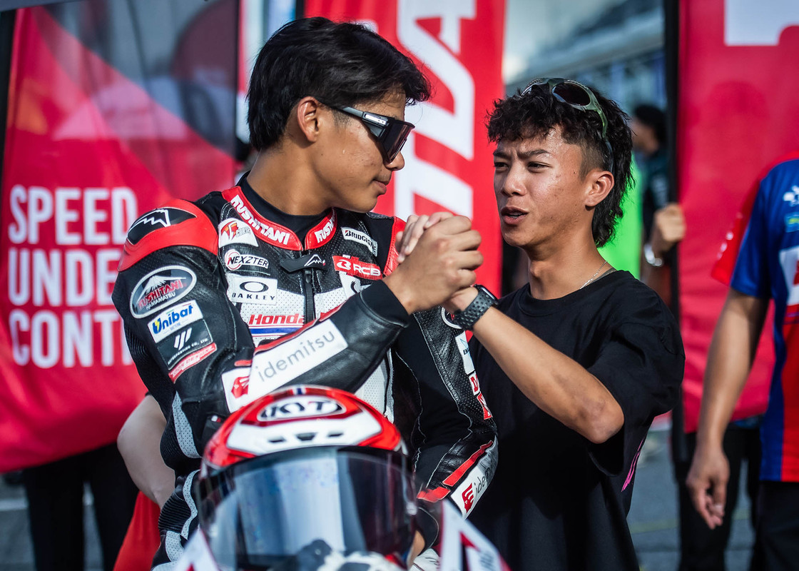 8.sb1 ก๊องส์ ธัชกร บัวศรี มาให้กำลังใจ มิกซ์ ธนัช