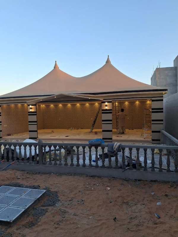 بيت شعر صيفي مع تهوية