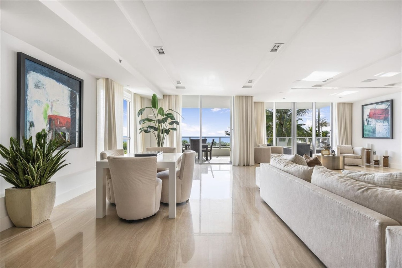125 Ocean Drive, Unit U0303, Miami Beach, FL luxury rental exterior and pool view
