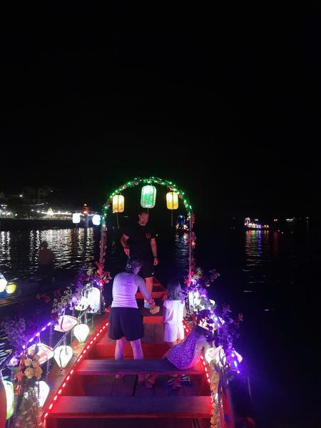 Night Lantern Glow