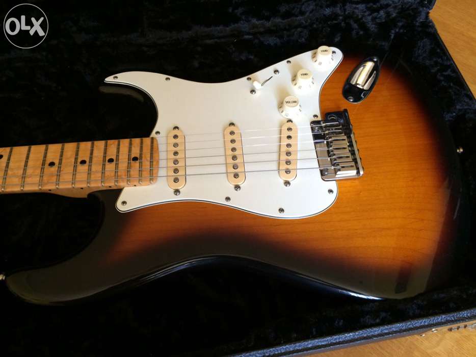 167122439_1_1000x700_fender-stratocaster-customs