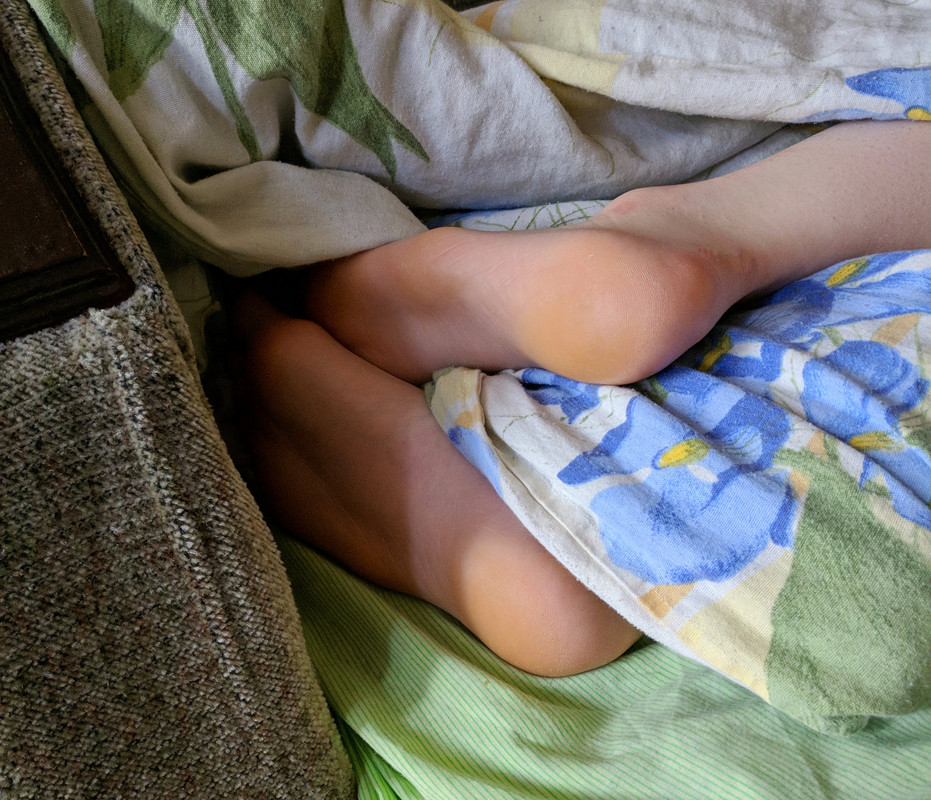 [Image: Steph-Feet-01.jpg]