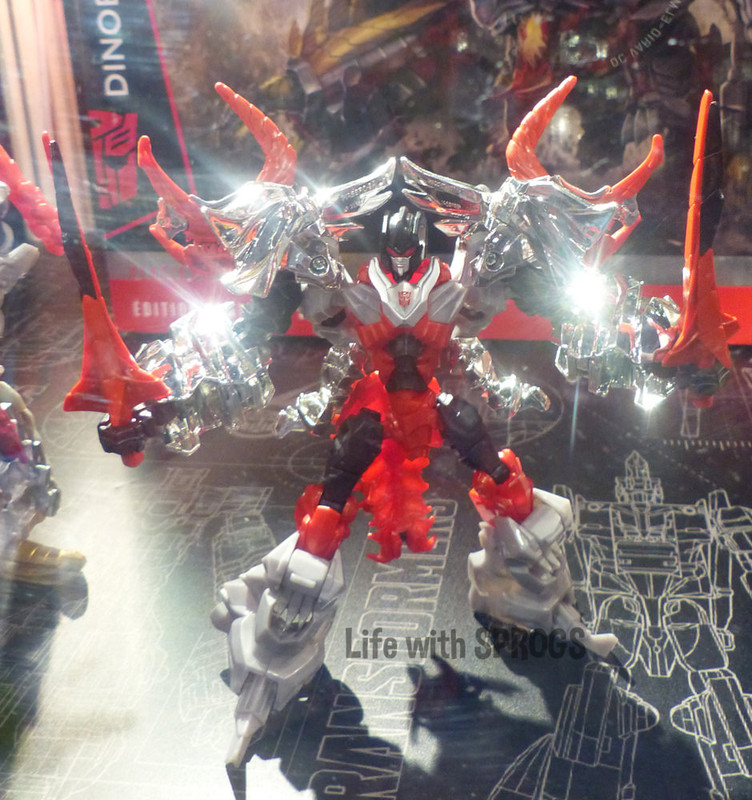 1439262717_dinobots03