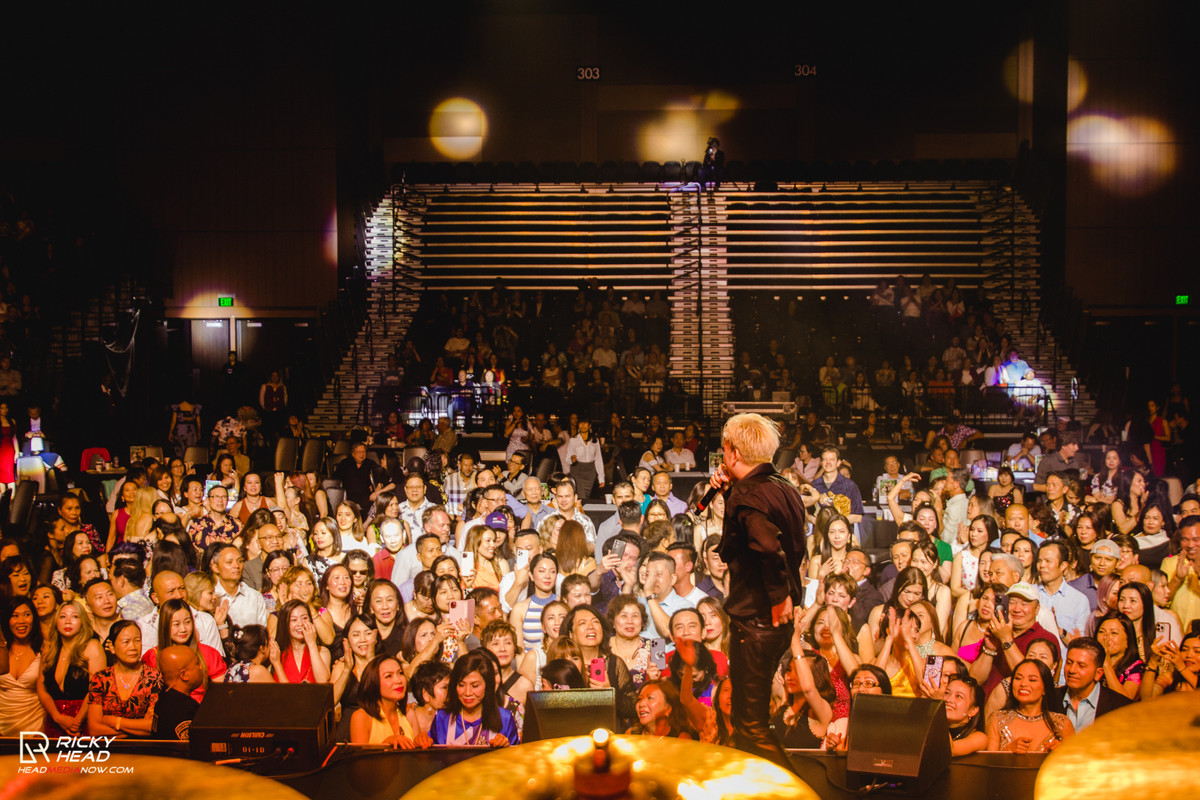 Singer Dương Triệu Vũ -photo by Ricky Head