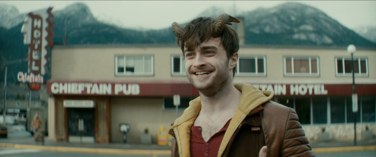 Horns (2013).mkv_snapshot_00.45.00_[2018.02.16_00.17.19]