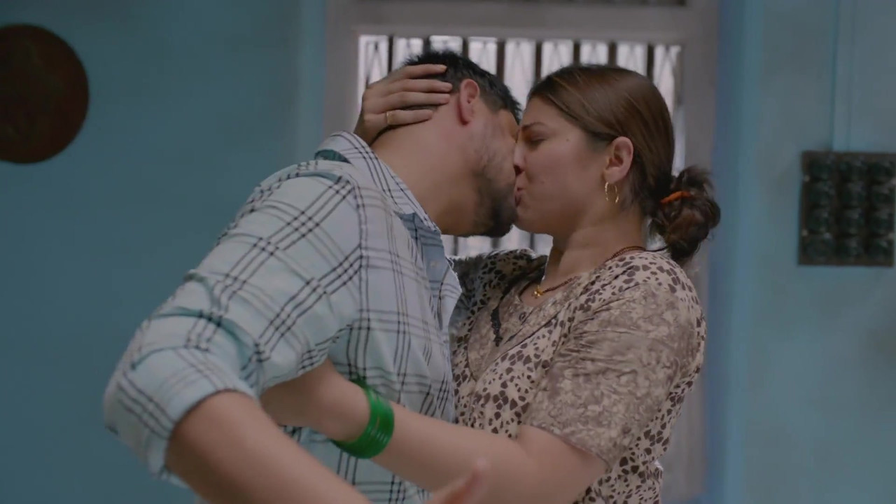 Tejaswini pandit hot scene