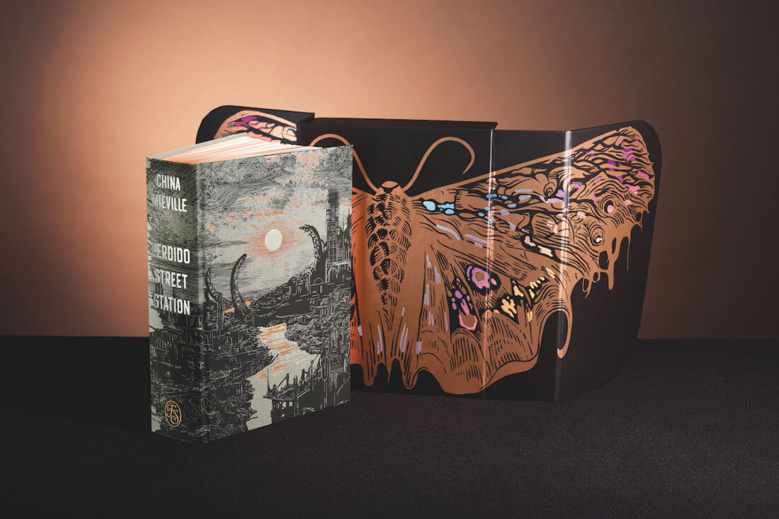 https://i.postimg.cc/QdkJyskv/Perdido-Street-Station-Folio-Society-slipcover-1100x733.jpg