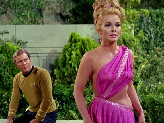 LESLIE-PARRISH-STAR-TREK-2-FOTOR.jpg