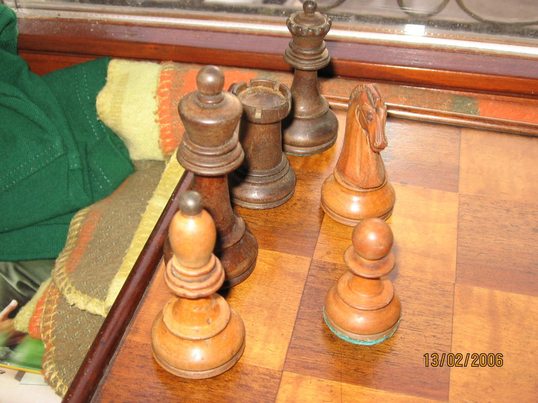 Dubrovnik 1950 Vintage Reproduction 3.75" Chess set in Mahogany – Staunton  Castle