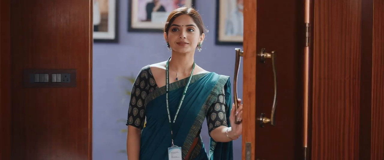 PT Sir 2024 WebRip [Hindi] 480p, 720p ESub Screenshot