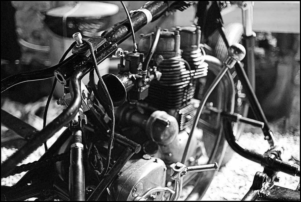 DSC-0024-small-bw.jpg