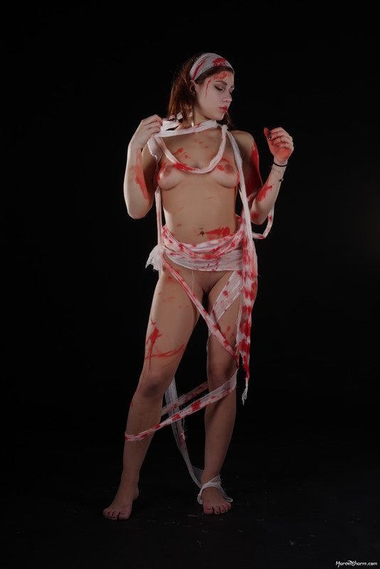 MarvelCharm_Gabriella-Red-Paint-068