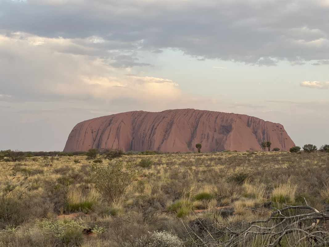 El abrazo a Pearl - Blogs de Australia - Atardecer en el Uluru (2)